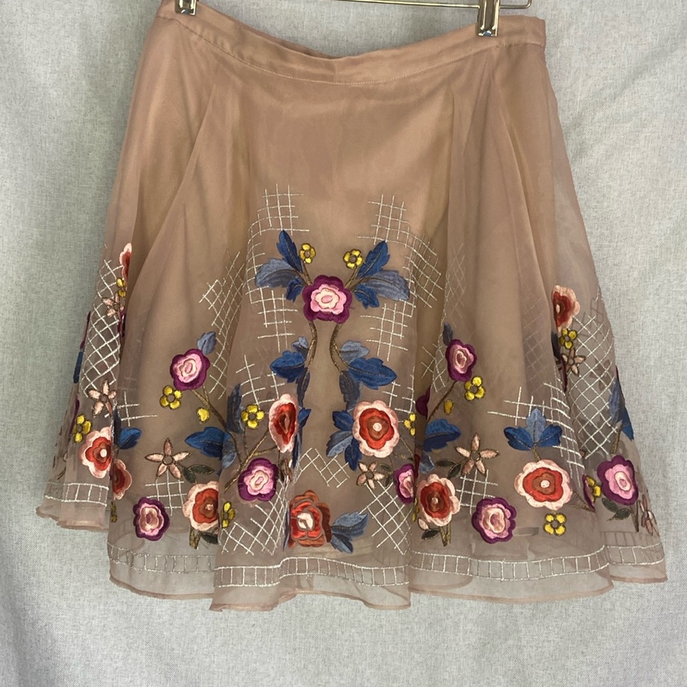 BEBE Floral Embroidered Skirts for Women. Size 8